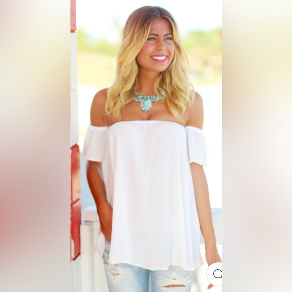⭐️NWOT Million bullpup ivory off the shoulder short sleeve top - Picture 1 of 10